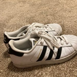 Adidas superstars